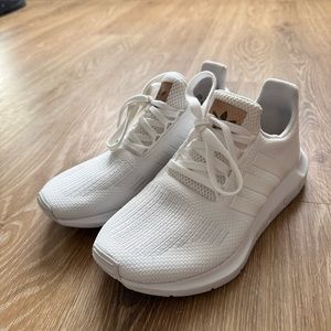 Adidas Swift Run Athletic Shoe Monochrome (White)